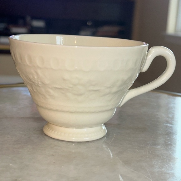 Wedgwood Wellesley Elegant Ivory Teacup Set of 8 Made in England - Picture 1 of 6